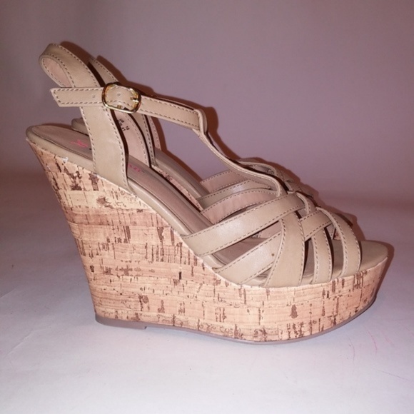 Just Fab Wedge Sandals - Picture 6 of 8
